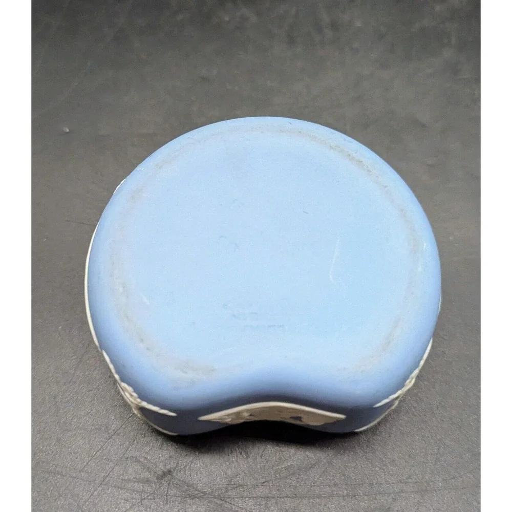 Vintage Wedgwood Blue Jasperware Kidney Shaped Trinket Box W/ Lid Neoclassical